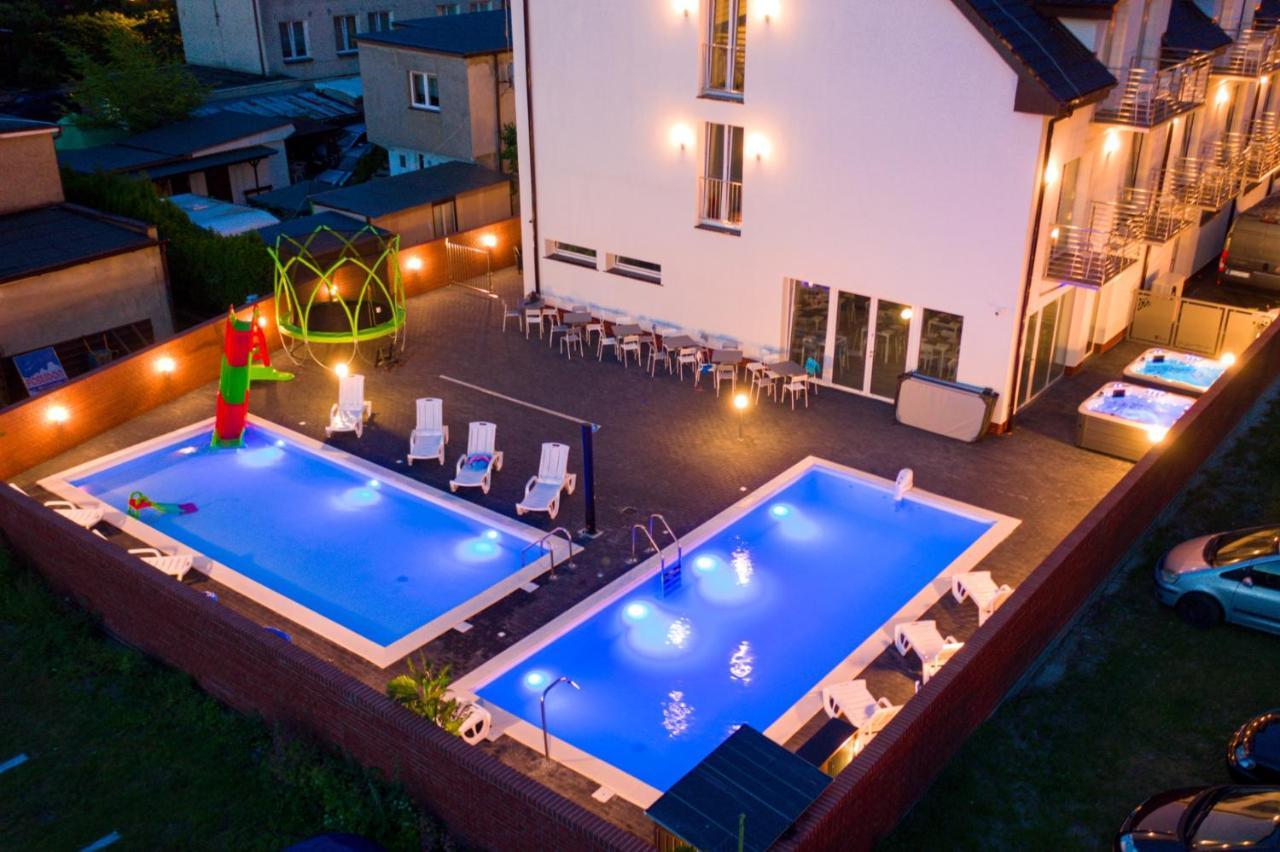 Pod Winogronem - Apartamenty Z Basenem I Wyzywieniem Pobierowo Exterior photo