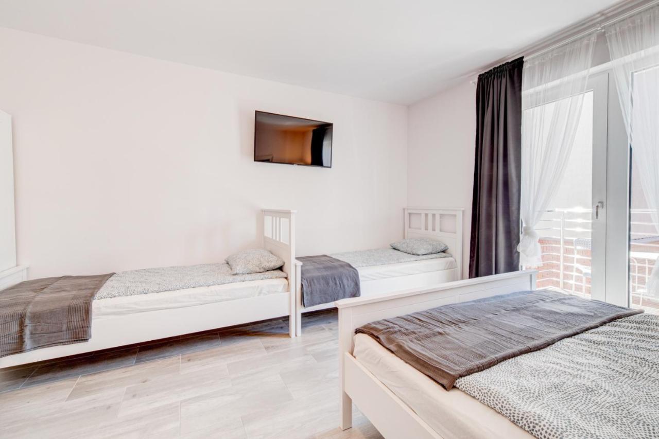 Pod Winogronem - Apartamenty Z Basenem I Wyzywieniem Pobierowo Exterior photo