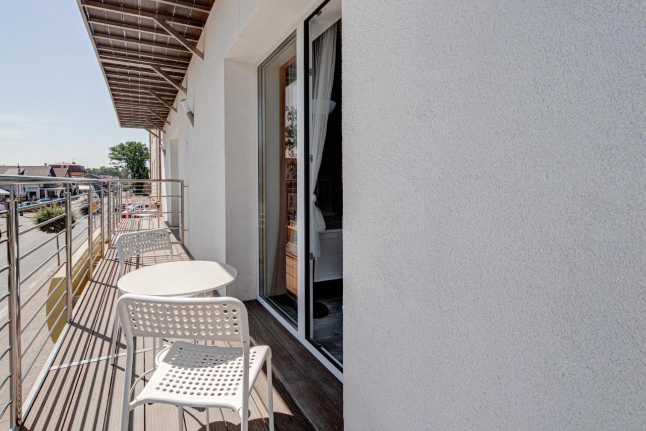 Pod Winogronem - Apartamenty Z Basenem I Wyzywieniem Pobierowo Exterior photo