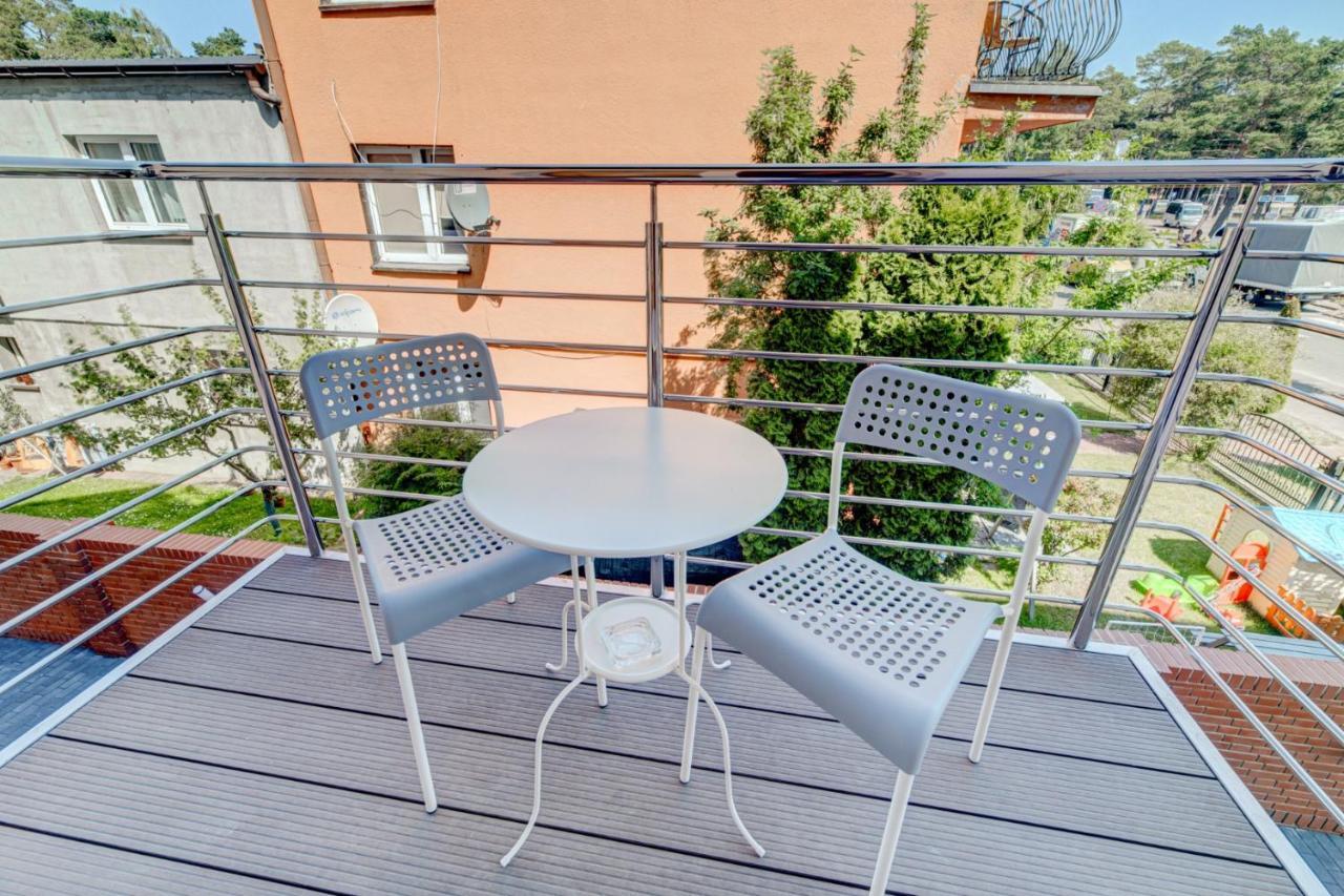 Pod Winogronem - Apartamenty Z Basenem I Wyzywieniem Pobierowo Exterior photo