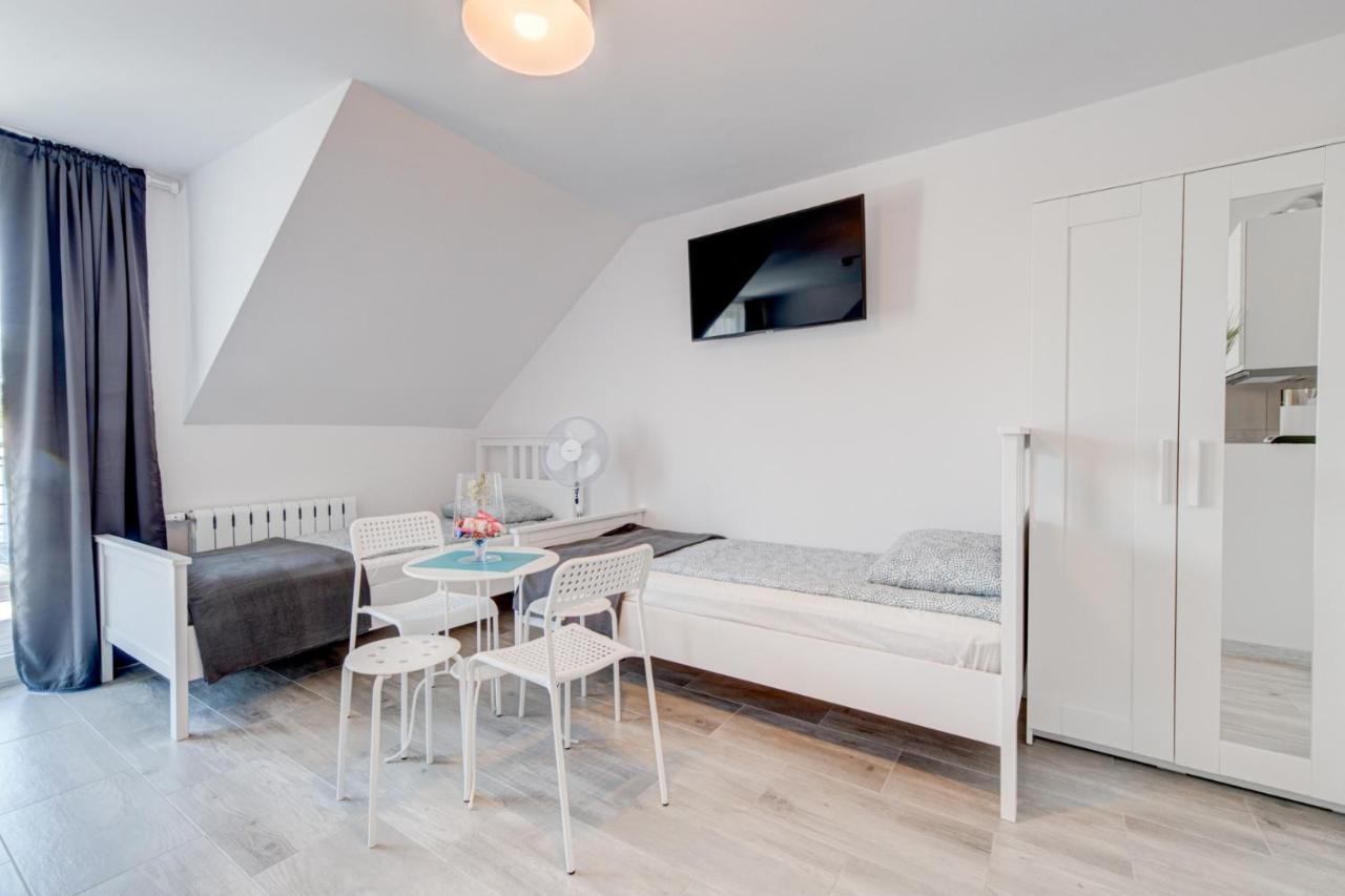 Pod Winogronem - Apartamenty Z Basenem I Wyzywieniem Pobierowo Exterior photo