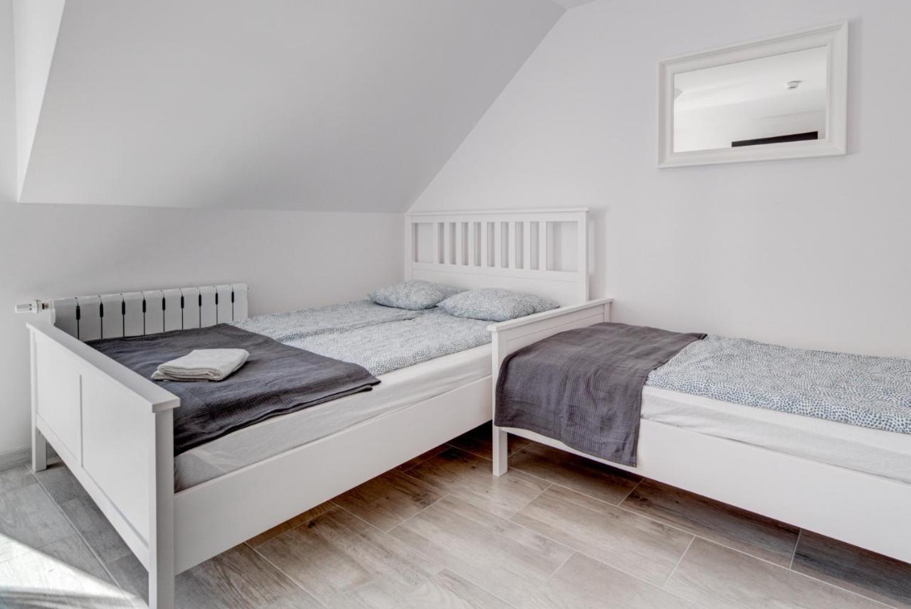 Pod Winogronem - Apartamenty Z Basenem I Wyzywieniem Pobierowo Exterior photo