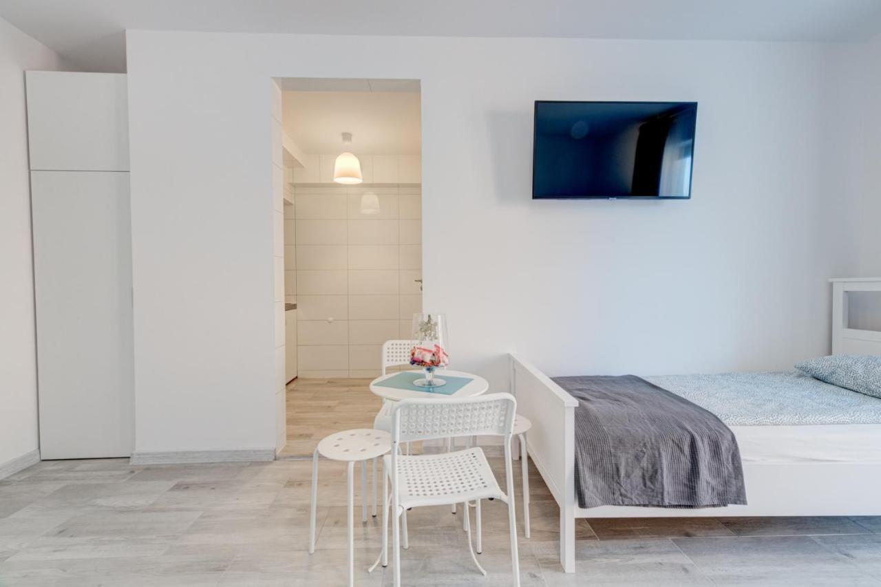 Pod Winogronem - Apartamenty Z Basenem I Wyzywieniem Pobierowo Exterior photo