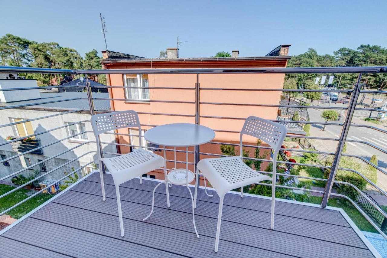 Pod Winogronem - Apartamenty Z Basenem I Wyzywieniem Pobierowo Exterior photo