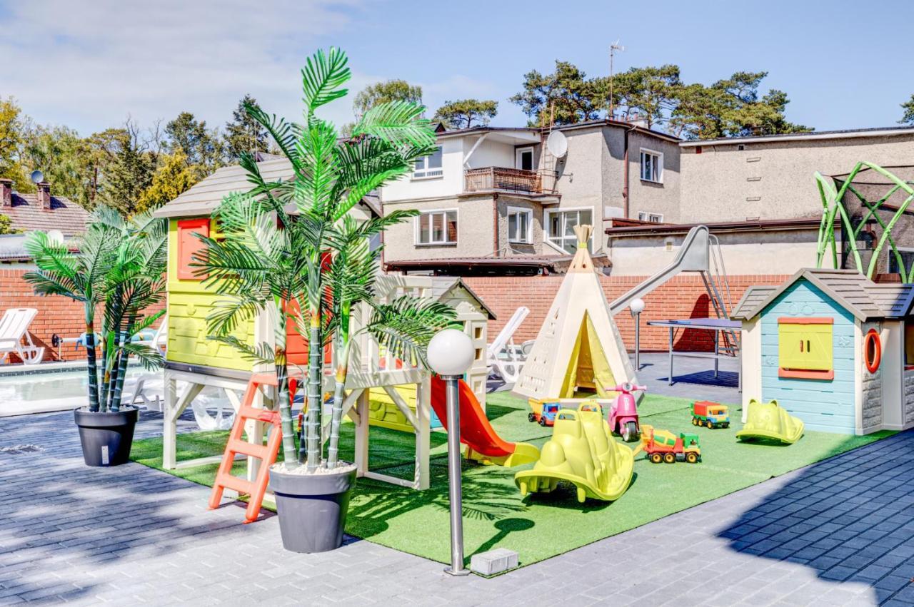 Pod Winogronem - Apartamenty Z Basenem I Wyzywieniem Pobierowo Exterior photo